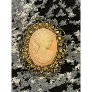 Vintage Cameo Brooch Pin Yellow/Gold Stone Detail Trim Unbranded